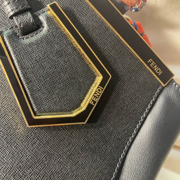 Fendi 2Jours handbag - Picture 9 of 10